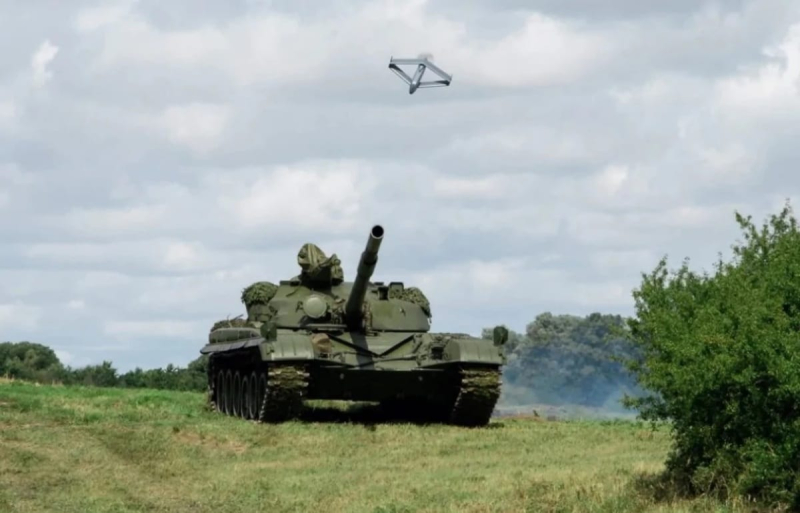 В Европе показали оригинальный барражирующий боеприпас&nbsp;RD-120