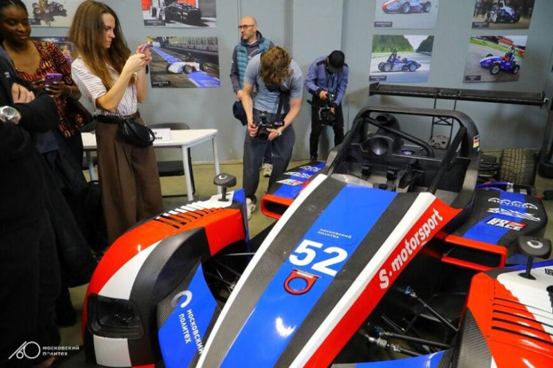 Московский политех представил гоночный автомобиль FDR12