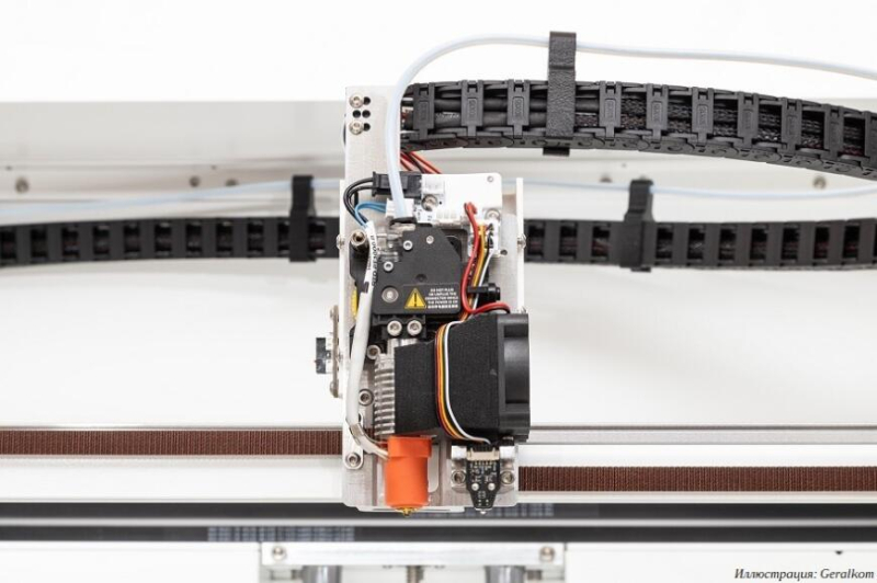 Российская компания Geralkom предлагает FDM 3D-принтеры X500 HT для работы с инженерными пластиками и композитами