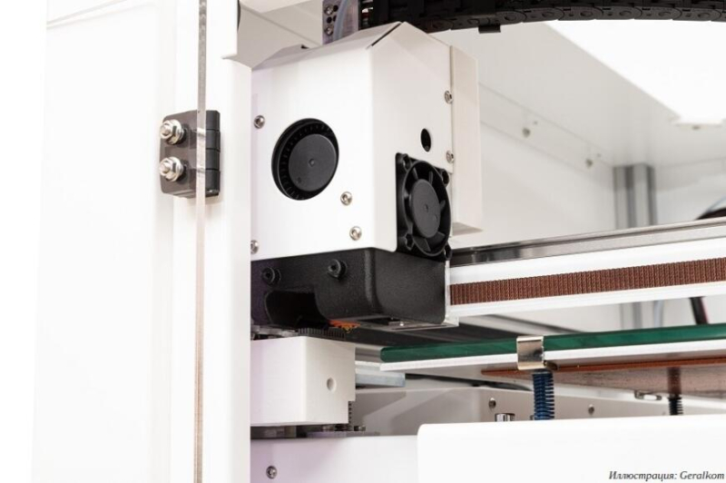 Российская компания Geralkom предлагает FDM 3D-принтеры X500 HT для работы с инженерными пластиками и композитами