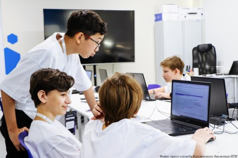Более 1200 российских школьников стали призерами НТО Junior 2025