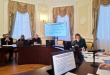 Саратовские врачи спасли ребенка, удалив опухоль кишечника без единого разреза